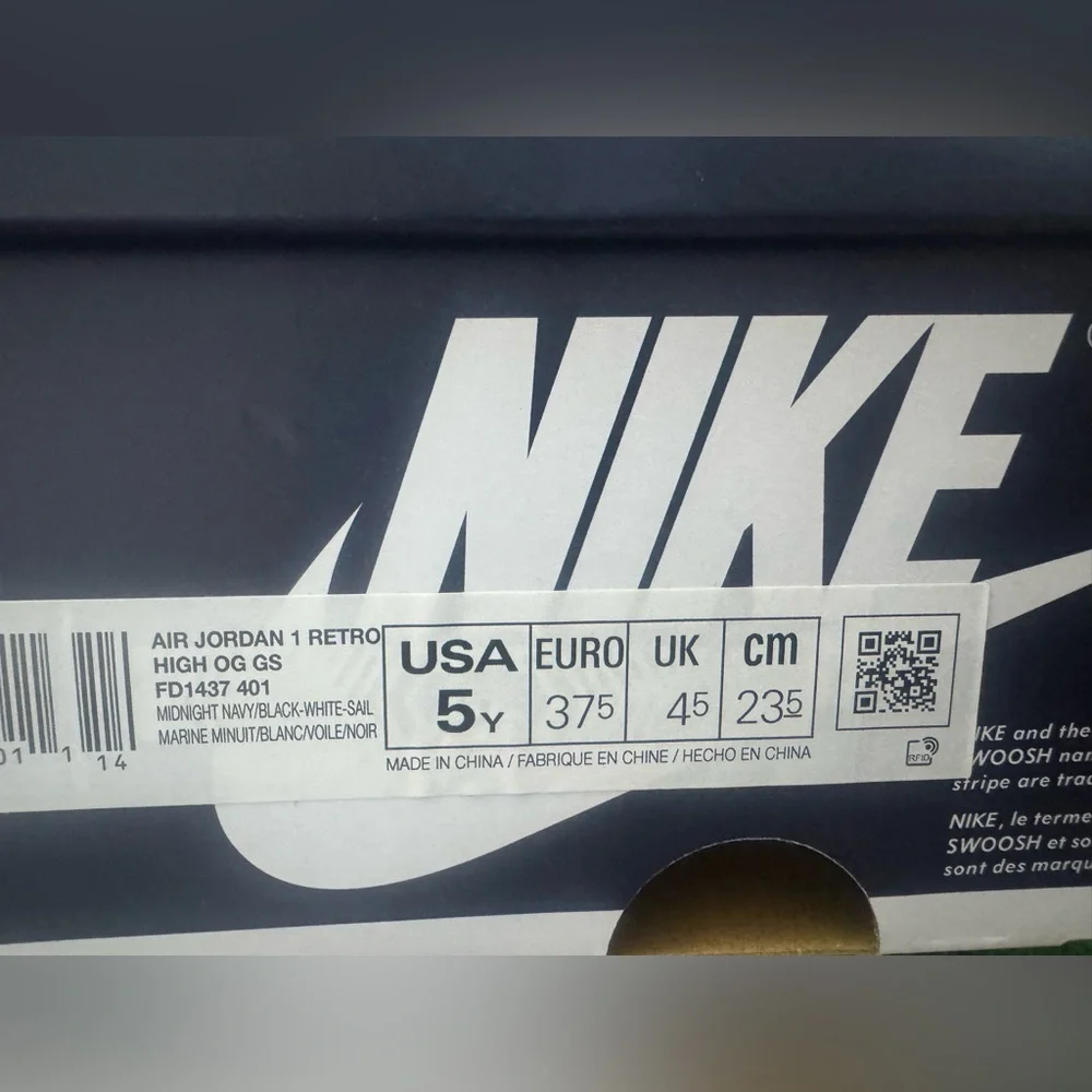 Jordan 1 Retro High OG Midnight Navy (GS) Size 5Y‎